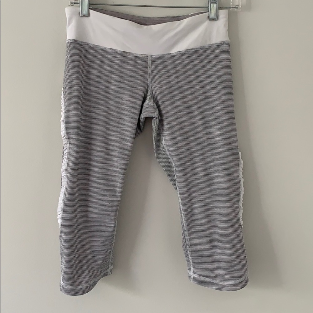 Lululemon Capri stripe leggings 6